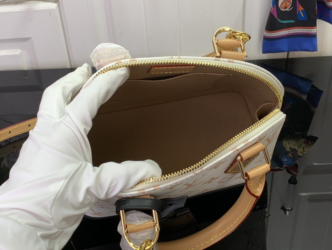 LV ALMA BB Handbag