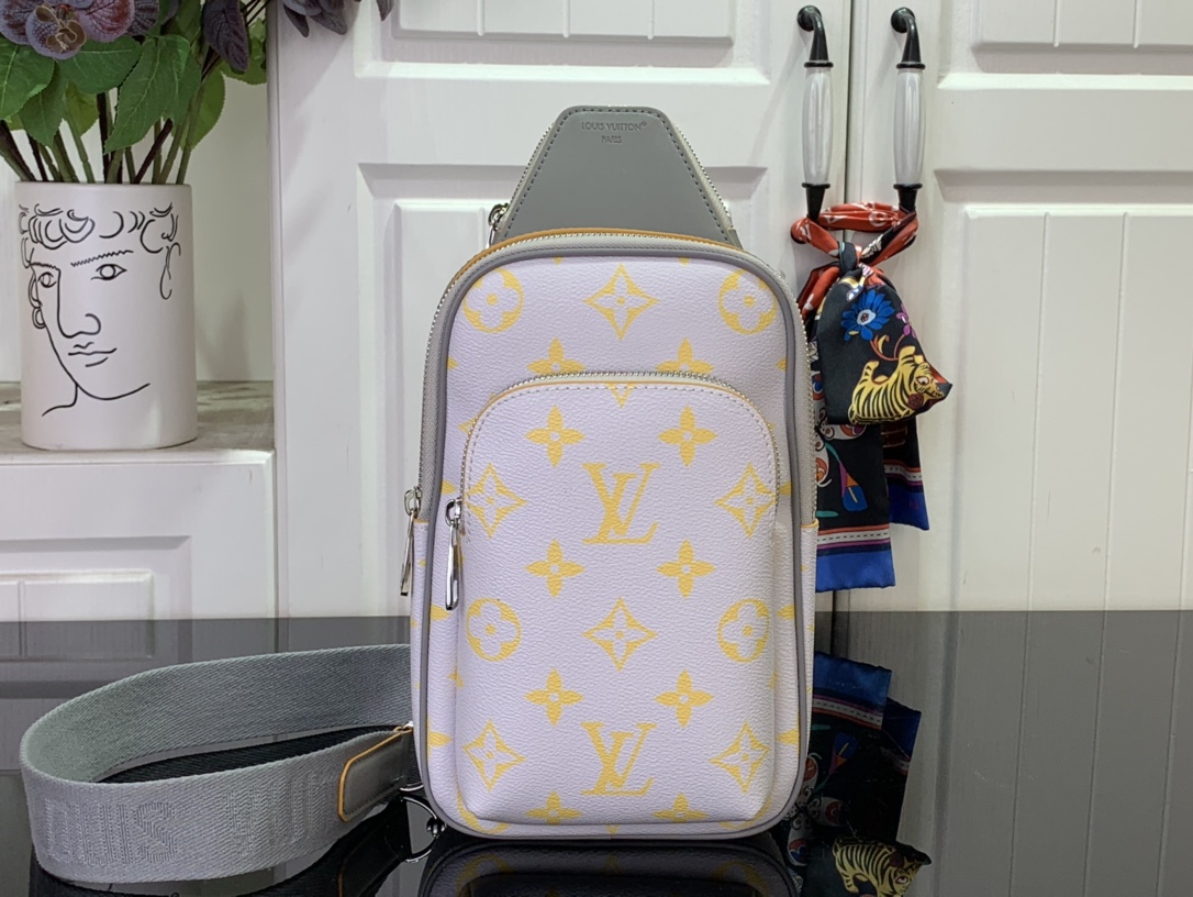 LV Avenue Slingbag