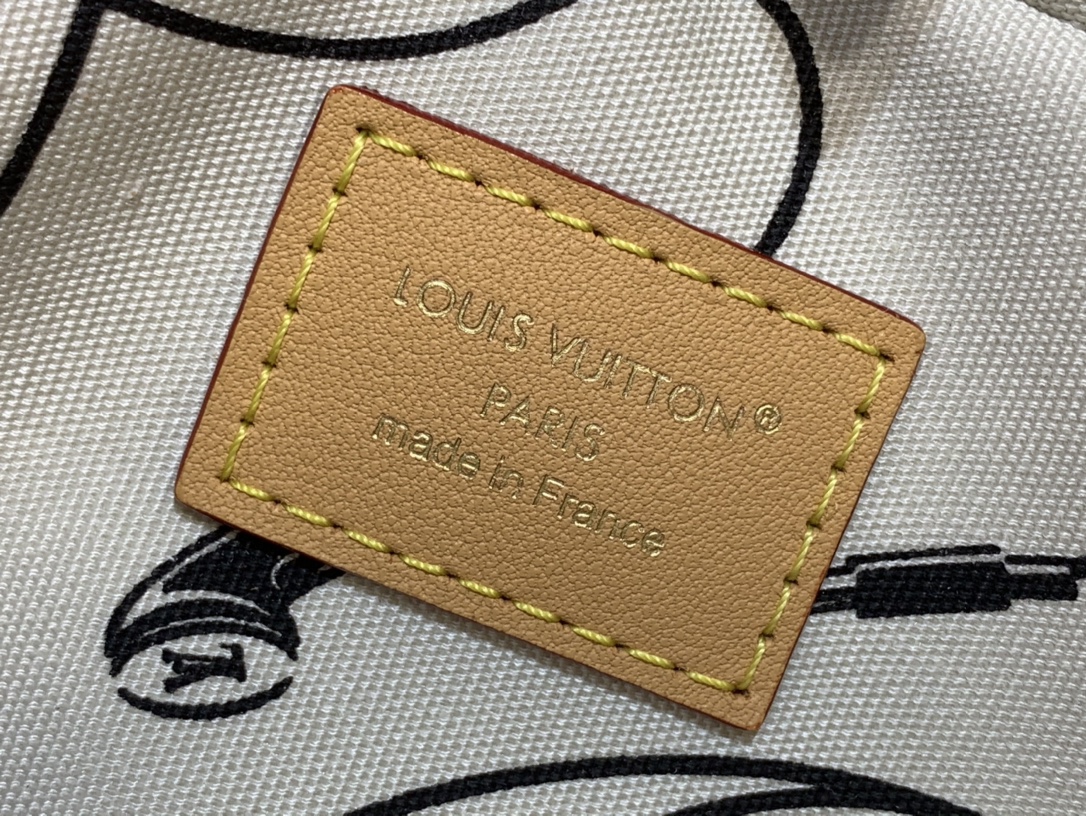 LV BALADEUR WEARABLEWALLET Handbag