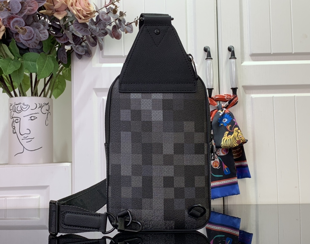 LV Bolsa Sling Avenue