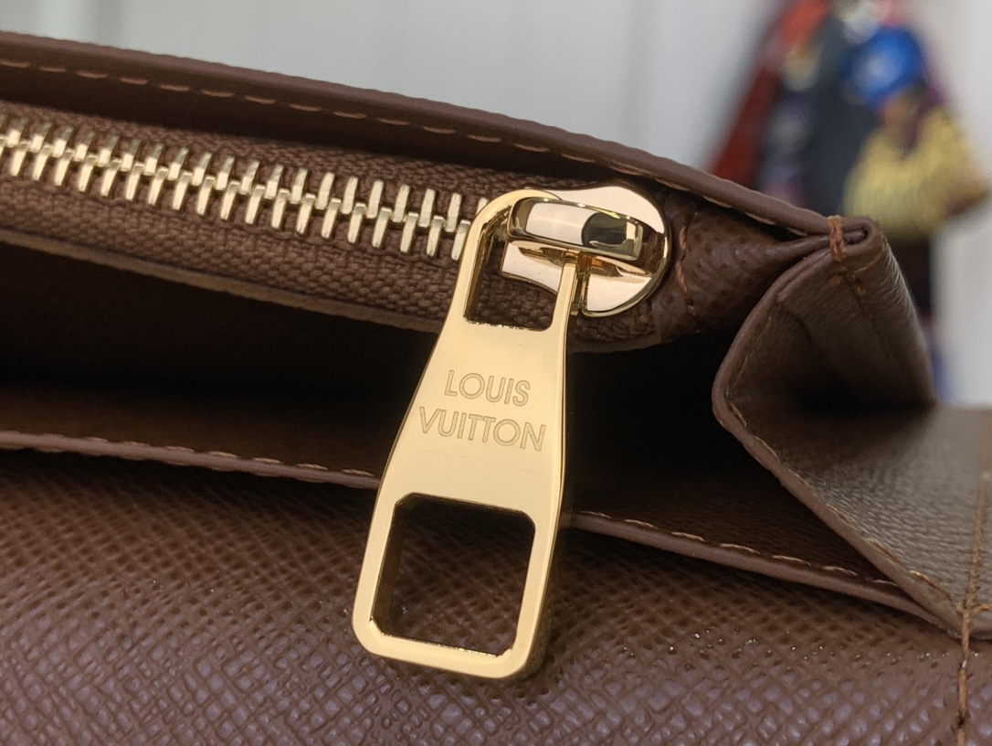 LV BRAZZA Wallet