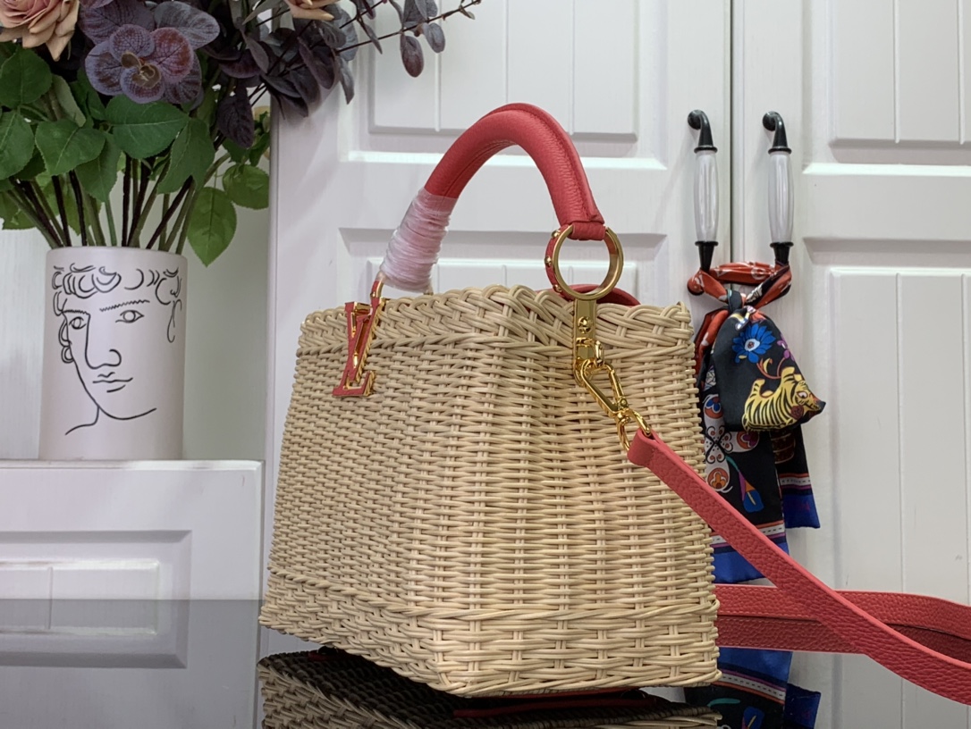 LV CAPUCINES BB Handbag