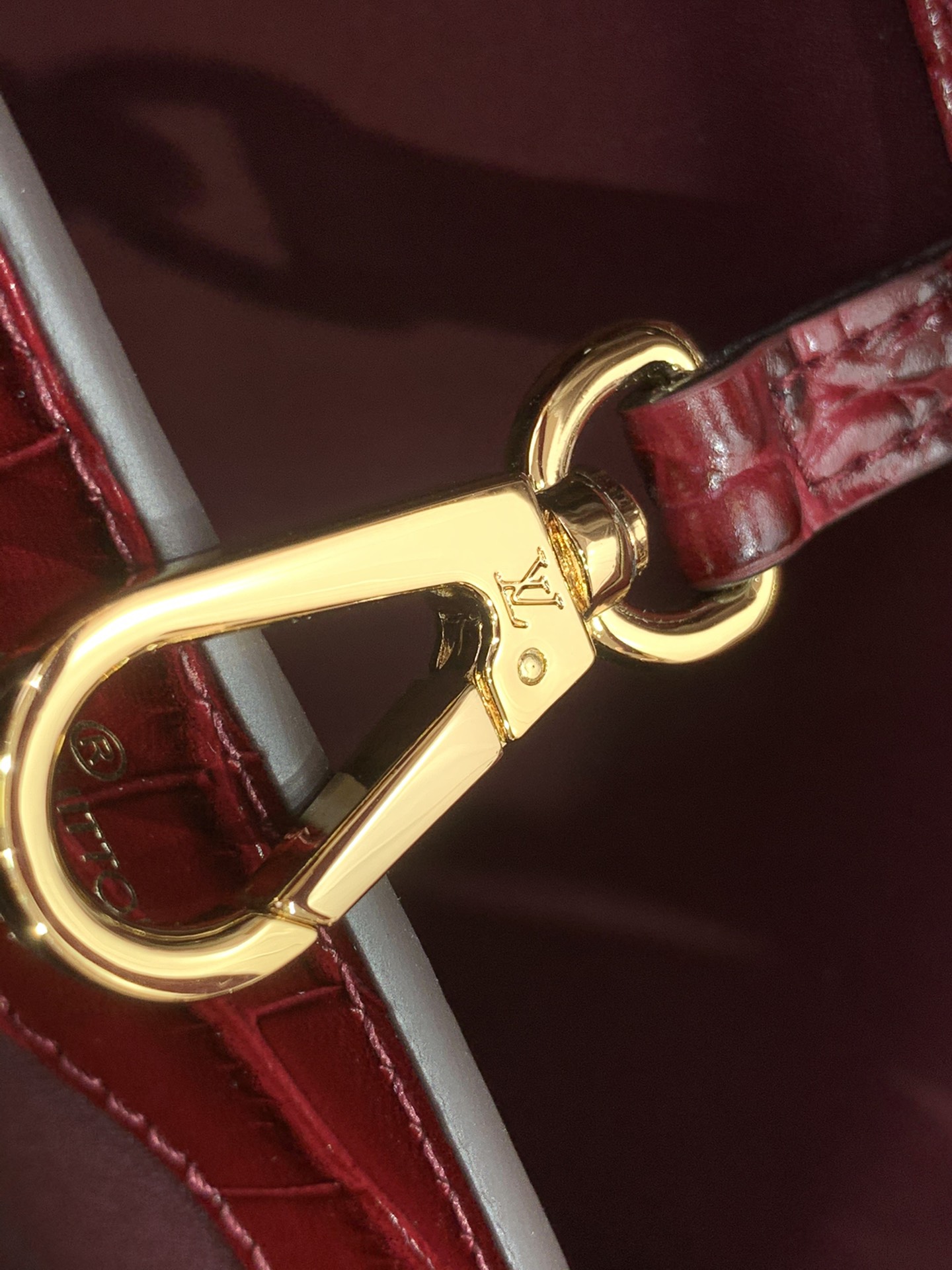 LV Capucines Small Handbag