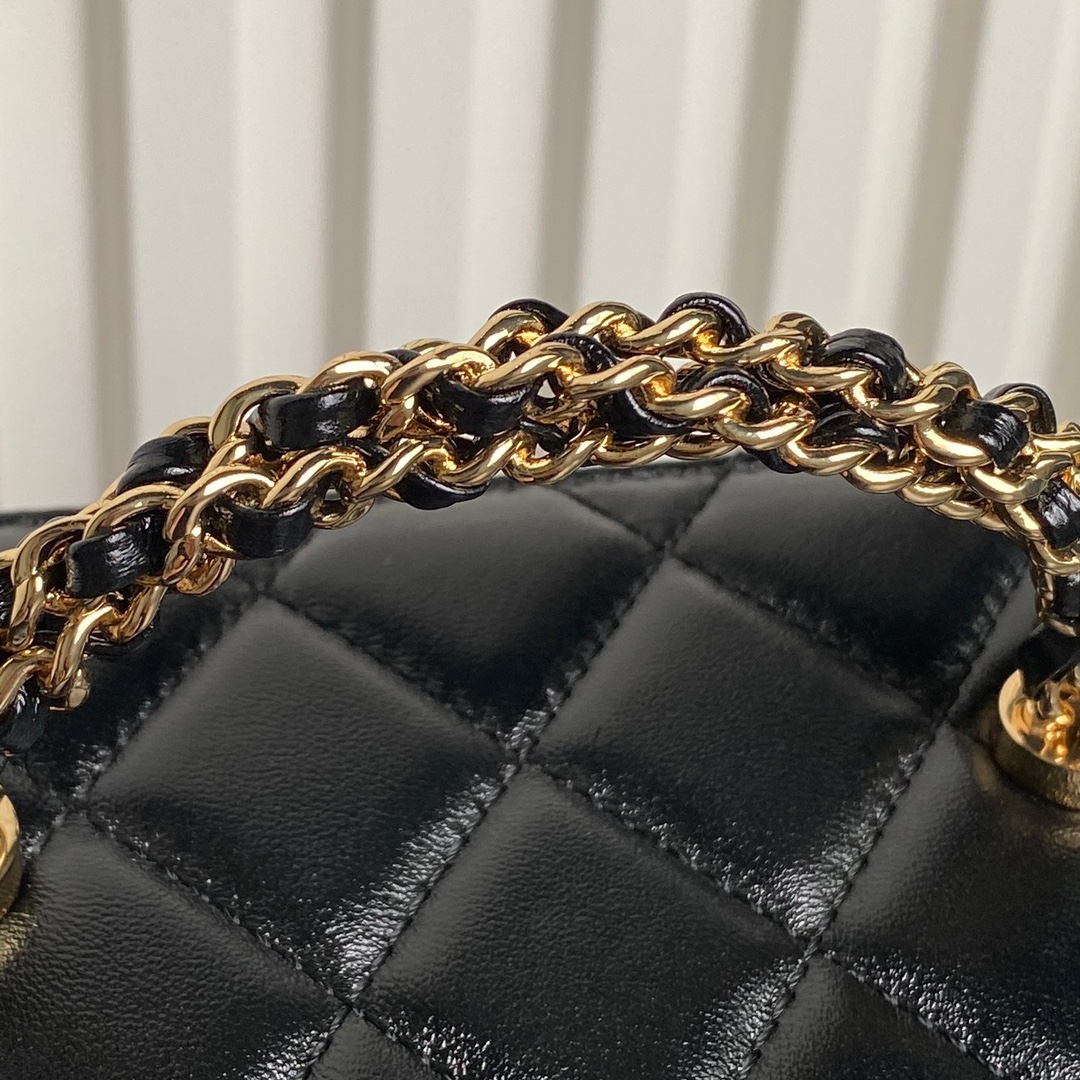 Chanel 1 25P Handbag/Lunchbox Bag