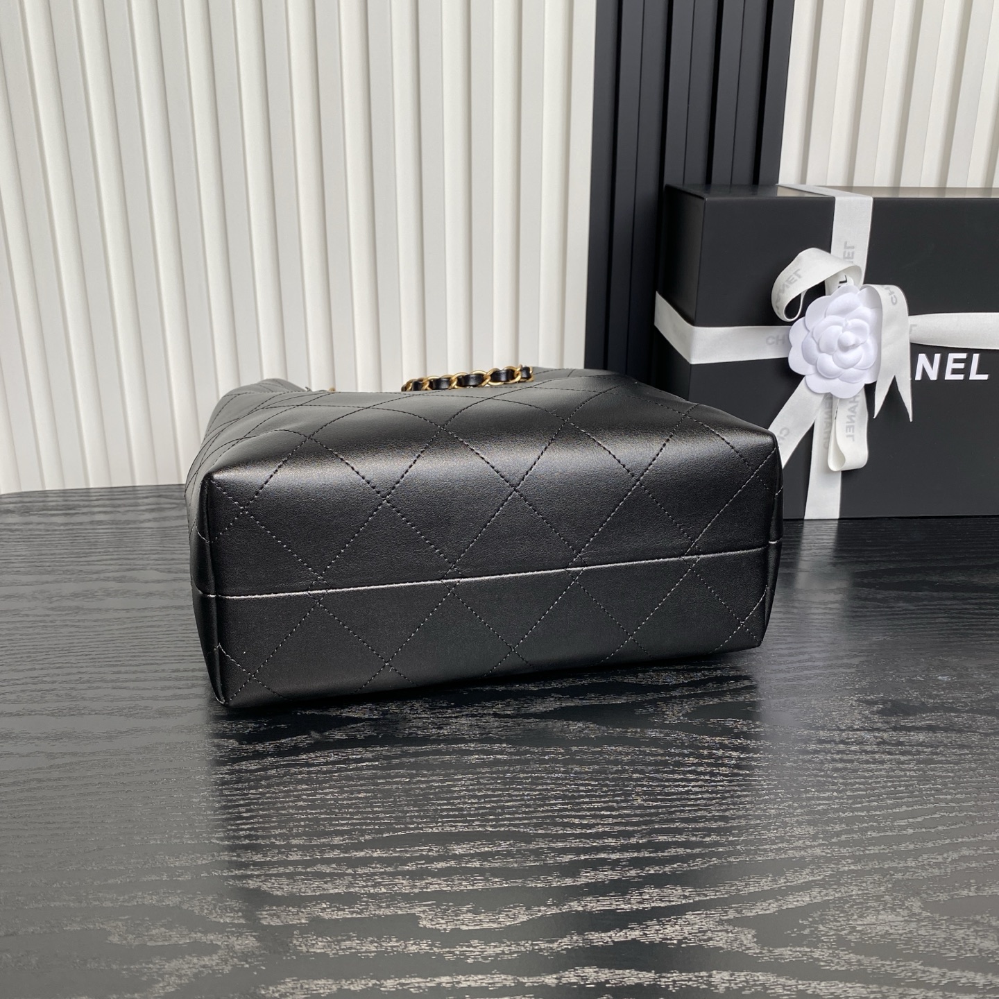 Chanel Classic 25A Métiers d'Art Hobo Bag