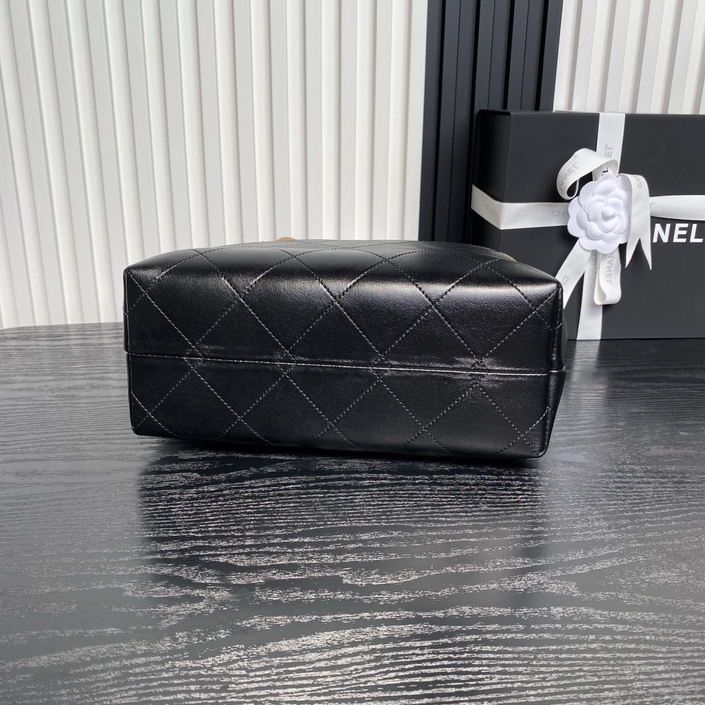 Chanel Classic 25A Métiers d'Art Hobo Bag